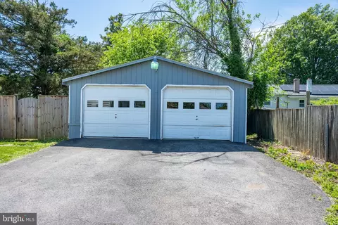 Exterior - 3718 4th Ave, Edgewater, MD 21037 photo 1 of 5