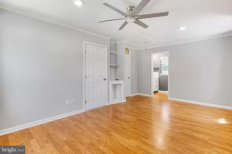 Living - 321 Maryland Ave, Pasadena, MD 21122 photo 3 of 3