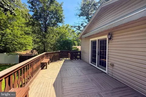 Exterior - 321 Maryland Ave, Pasadena, MD 21122 photo 7 of 8