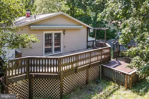 Exterior - 321 Maryland Ave, Pasadena, MD 21122 photo 2 of 8