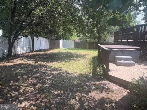 Exterior - 321 Maryland Ave, Pasadena, MD 21122 photo 4 of 8