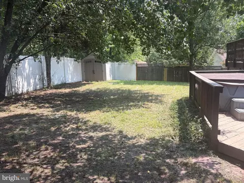 Exterior - 321 Maryland Ave, Pasadena, MD 21122 photo 3 of 8
