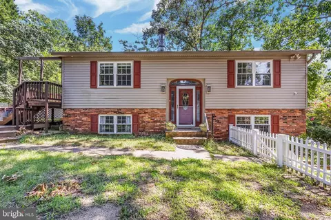 Exterior - 321 Maryland Ave, Pasadena, MD 21122 photo 1 of 8