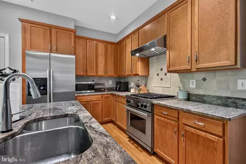 Kitchen - 1151 August Dr, Annapolis, MD 21403 photo 2 of 4