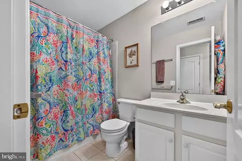 Bath - 1151 August Dr, Annapolis, MD 21403 photo 1 of 2