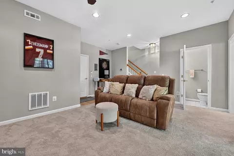 Entry Way - 1151 August Dr, Annapolis, MD 21403 photo 4 of 5