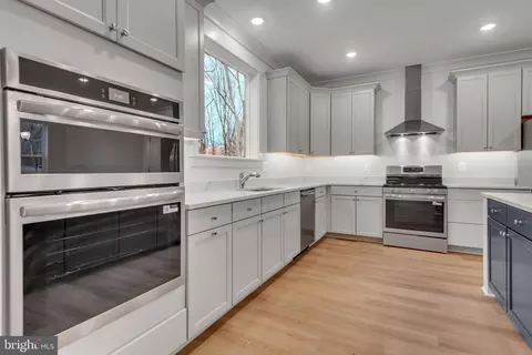 Kitchen - 995 Arundel Dr, Arnold, MD 21012 photo 2 of 3