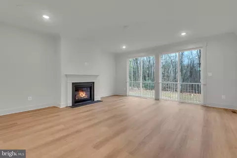 Living - 995 Arundel Dr, Arnold, MD 21012 photo 1 of 4