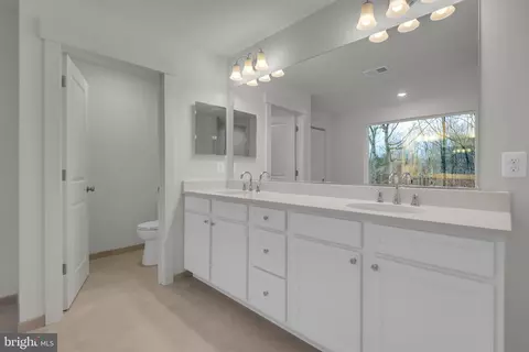 Entry Way - 995 Arundel Dr, Arnold, MD 21012 photo 10 of 14