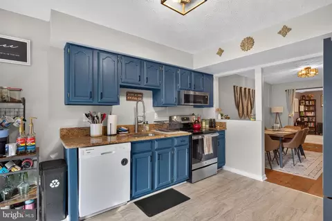 Kitchen - 911 12th St, Pasadena, MD 21122 photo 2 of 2