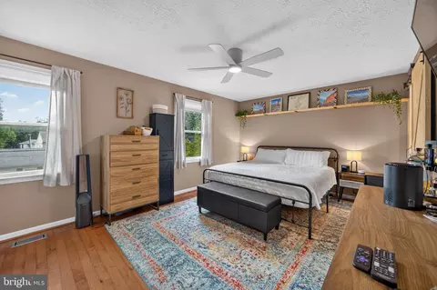 Bedroom - 911 12th St, Pasadena, MD 21122 photo 1 of 4