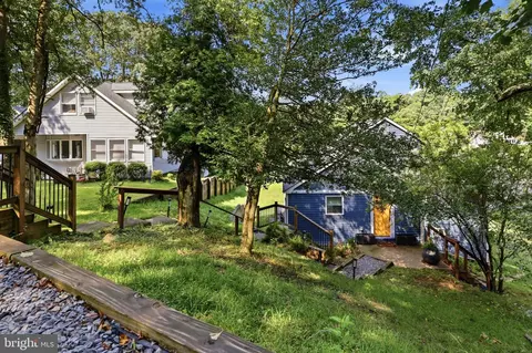 Exterior - 8014 Forest Glen Dr, Pasadena, MD 21122 photo 2 of 15