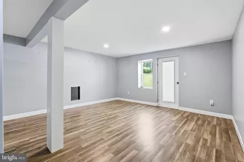 Living - 8014 Forest Glen Dr, Pasadena, MD 21122 photo 2 of 2