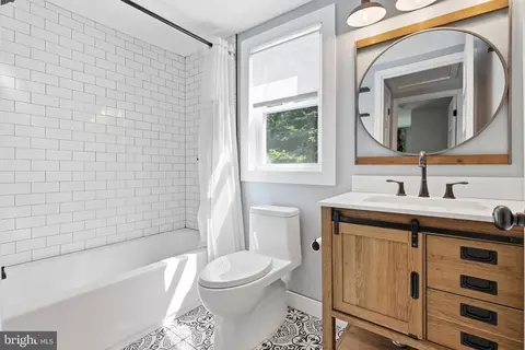 Bath - 8014 Forest Glen Dr, Pasadena, MD 21122 photo 1 of 2