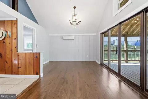 Living - 8014 Forest Glen Dr, Pasadena, MD 21122 photo 1 of 2