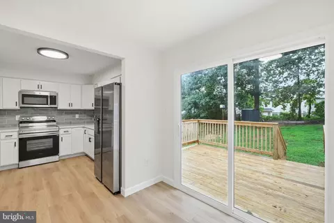 Entry Way - 282 Greenleaf Cir, Arnold, MD 21012 photo 1 of 2