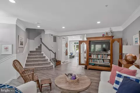 Entry Way - 163 Riverton Pl, Edgewater, MD 21037 photo 3 of 3