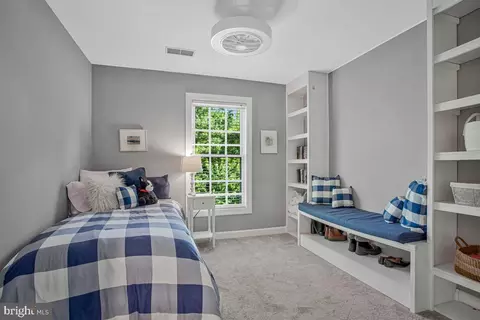 Bedroom - 163 Riverton Pl, Edgewater, MD 21037 photo 6 of 7