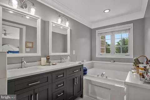 Bath - 163 Riverton Pl, Edgewater, MD 21037 photo 2 of 5