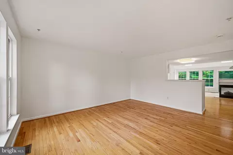 Living - 2679 Rainy Spring Ct, Odenton, MD 21113 photo 3 of 13