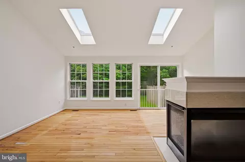 Living - 2679 Rainy Spring Ct, Odenton, MD 21113 photo 8 of 13