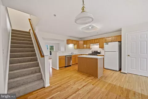 Kitchen - 2679 Rainy Spring Ct, Odenton, MD 21113 photo 2 of 4