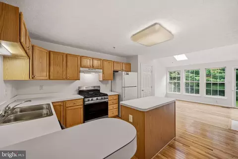 Kitchen - 2679 Rainy Spring Ct, Odenton, MD 21113 photo 4 of 4