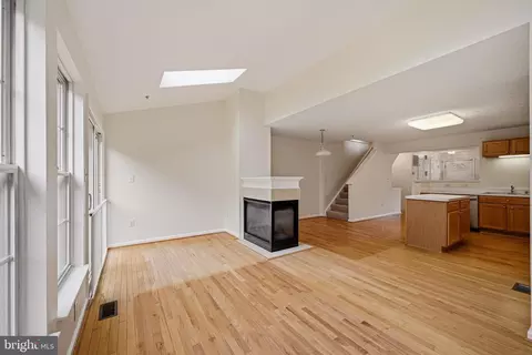 Living - 2679 Rainy Spring Ct, Odenton, MD 21113 photo 11 of 13