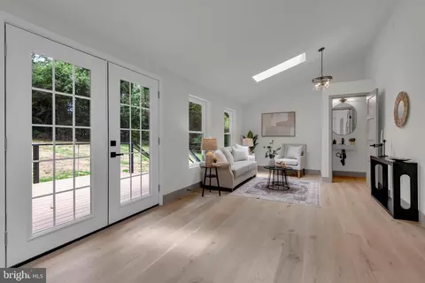 Entry Way - 972 Arundel Dr, Arnold, MD 21012 photo 4 of 11