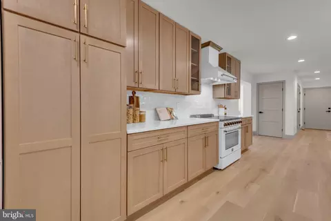 Entry Way - 972 Arundel Dr, Arnold, MD 21012 photo 2 of 11