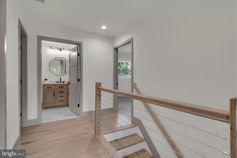 Entry Way - 972 Arundel Dr, Arnold, MD 21012 photo 5 of 11