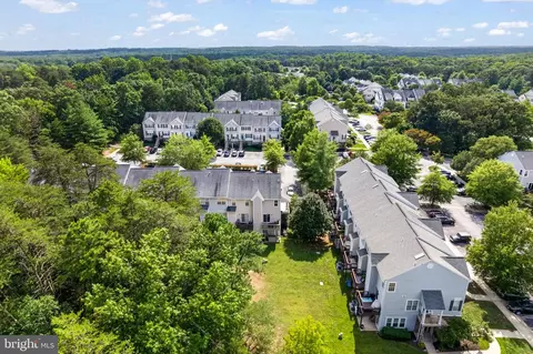 View/Area - 2704 Oak Leaf Ct #E, Odenton, MD 21113 photo 2 of 6
