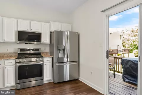 Kitchen - 2704 Oak Leaf Ct #E, Odenton, MD 21113 photo 3 of 4