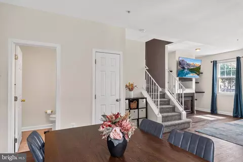 Entry Way - 2704 Oak Leaf Ct #E, Odenton, MD 21113 photo 2 of 5