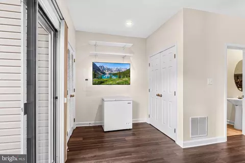 Entry Way - 2704 Oak Leaf Ct #E, Odenton, MD 21113 photo 3 of 5