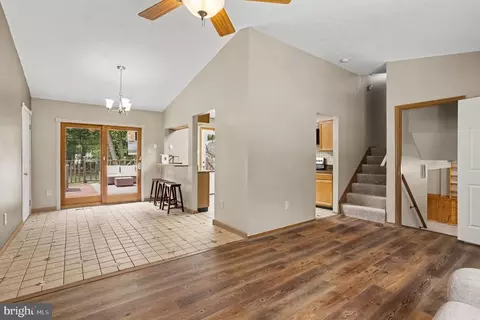 Living - 204 Kentucky Ave, Pasadena, MD 21122 photo 2 of 4