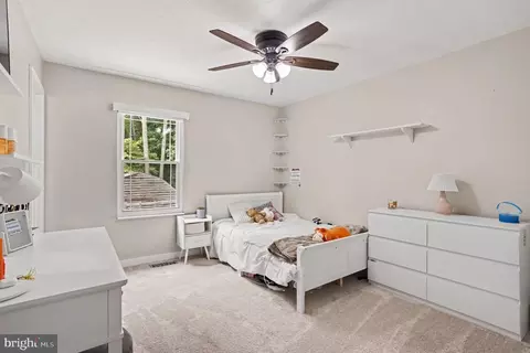 Bedroom - 204 Kentucky Ave, Pasadena, MD 21122 photo 2 of 7