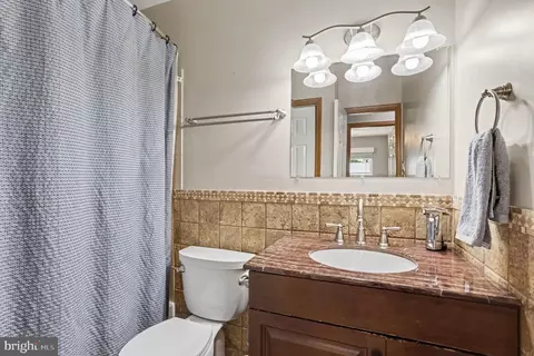 Bath - 204 Kentucky Ave, Pasadena, MD 21122 photo 2 of 3