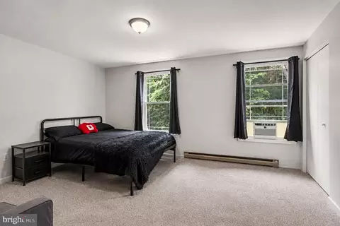 Bedroom - 204 Kentucky Ave, Pasadena, MD 21122 photo 4 of 7