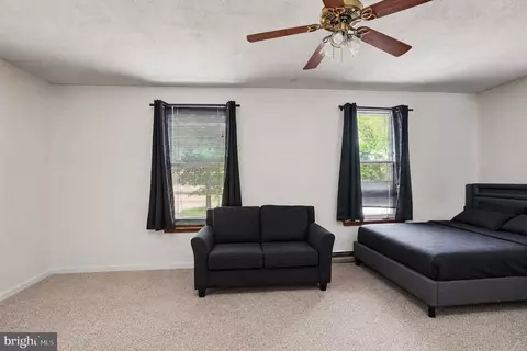 Bedroom - 204 Kentucky Ave, Pasadena, MD 21122 photo 6 of 7