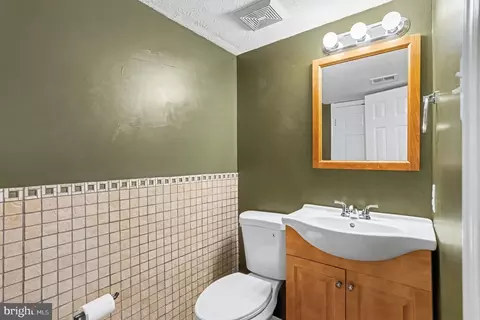 Bath - 204 Kentucky Ave, Pasadena, MD 21122 photo 1 of 3