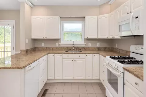 Kitchen - 291 Overleaf Ct, Arnold, MD 21012 photo 2 of 2