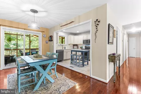 Entry Way - 308 Christy Rd, Pasadena, MD 21122 photo 4 of 7
