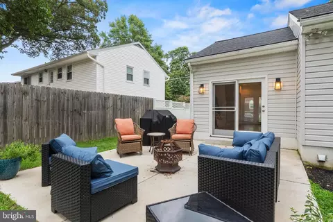 Exterior - 866 Chestnut Tree Dr, Annapolis, MD 21409 photo 5 of 6