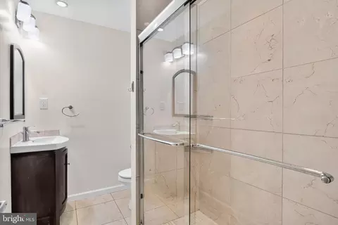 Bath - 866 Chestnut Tree Dr, Annapolis, MD 21409 photo 1 of 2