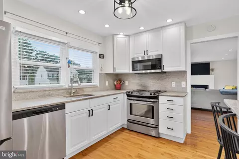Kitchen - 866 Chestnut Tree Dr, Annapolis, MD 21409 photo 1 of 2