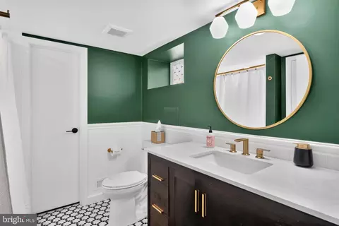 Bath - 866 Chestnut Tree Dr, Annapolis, MD 21409 photo 2 of 2