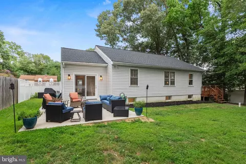 Exterior - 866 Chestnut Tree Dr, Annapolis, MD 21409 photo 4 of 6