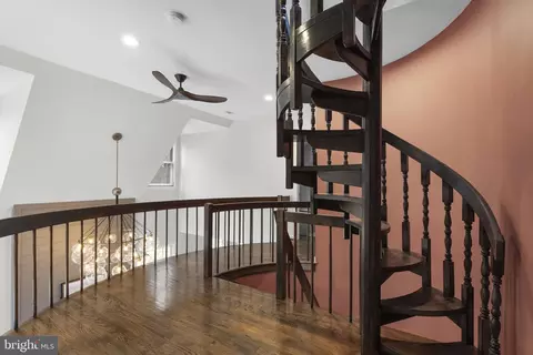 Entry Way - 1100 S River Landing Rd, Edgewater, MD 21037 photo 6 of 8