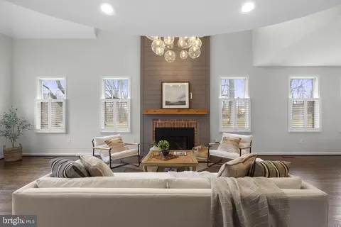 Living - 1100 S River Landing Rd, Edgewater, MD 21037 photo 2 of 4